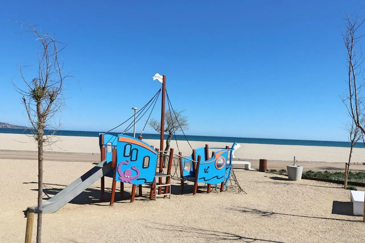 Bahia II 317, Magnifico Duplex, 50 M De Playa, Vistas Al Canal Empuriabrava 0*,  Spanien